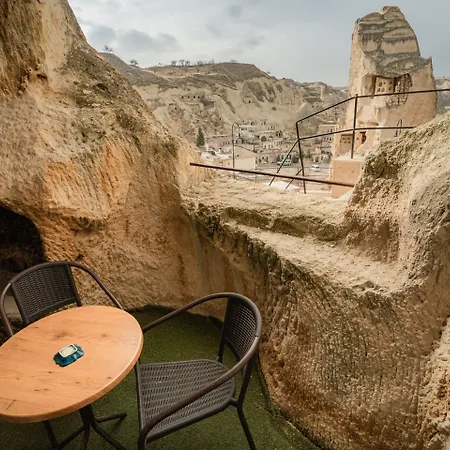 Hotel Amber Cave 3*