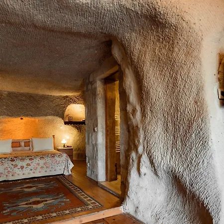 Amber Cave Hotel 3*
