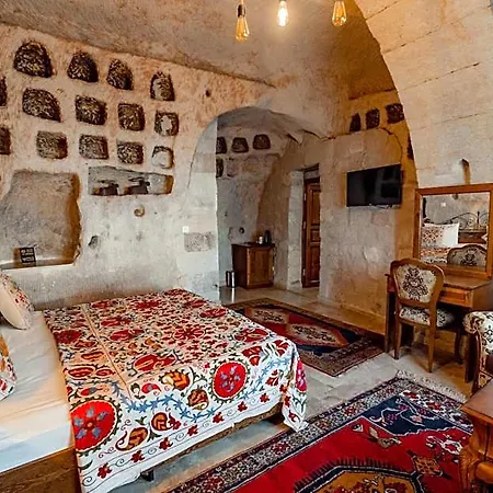 Hotel Amber Cave