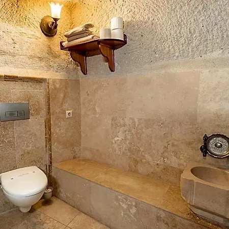 Hotel Amber Cave