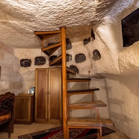 Hotel Amber Cave